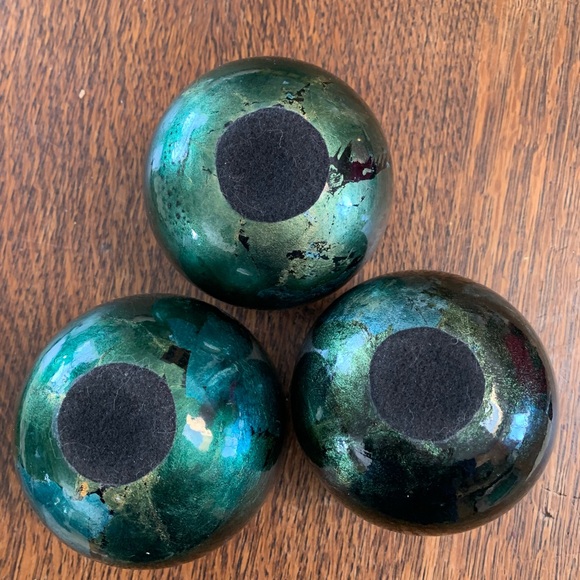 🩵 Shimmering Green and Teal Spheres - Picture 3 of 3